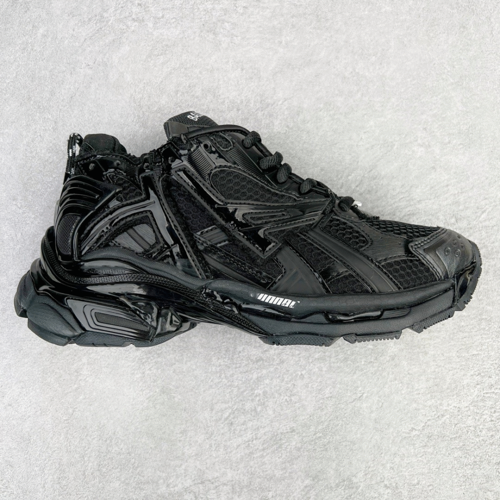 3b731d_4b7b84630e9843a485e2390d7b0a4f91mv2.png Balenciaga Runners All Black