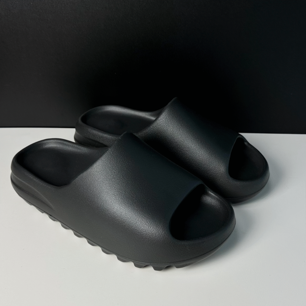 Yeezy Slides Black