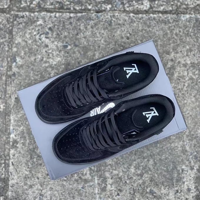 3b731d_55bcc91182844fc6aaa1805d9e061e15~mv2 LV Airforce All Black