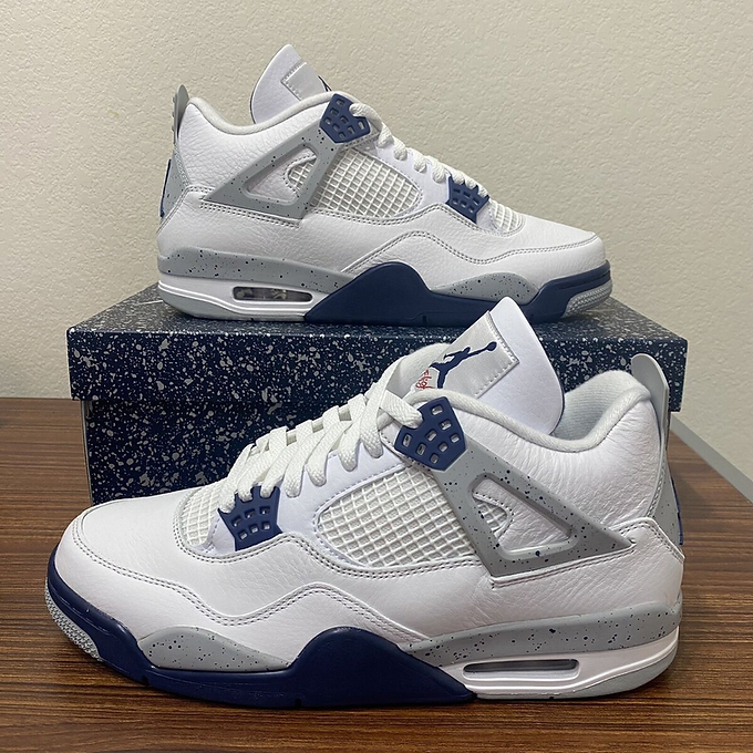 Air Jordan 4 Midnight Navy