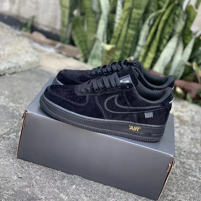 3b731d_b45beda1e72148d0a436dd4616d3dccf~mv2 LV Airforce All Black
