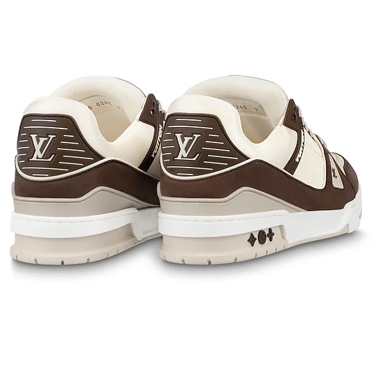 3b731d_ec52072d44af42e3b12fbd1e08470b61~mv2 LV Trainer Calf Leather Moka Sneaker