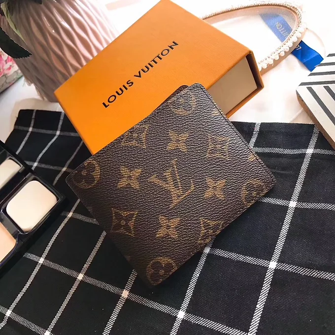 5c0623_b0b5a57728204b8a93808d64f5de0dcd~mv2 LV classic wallet brown