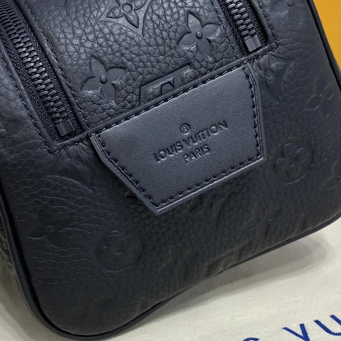 LV DOPP KITLV DOPP KIT