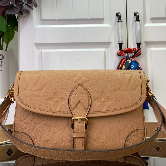 LV Bag small elegante