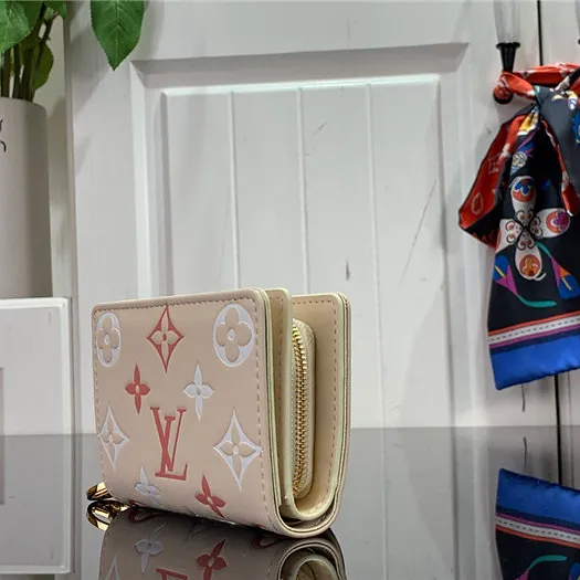 5c0623_f78123378bf54487aacec83e6e6f51e2~mv2 LV Wallet women wallet