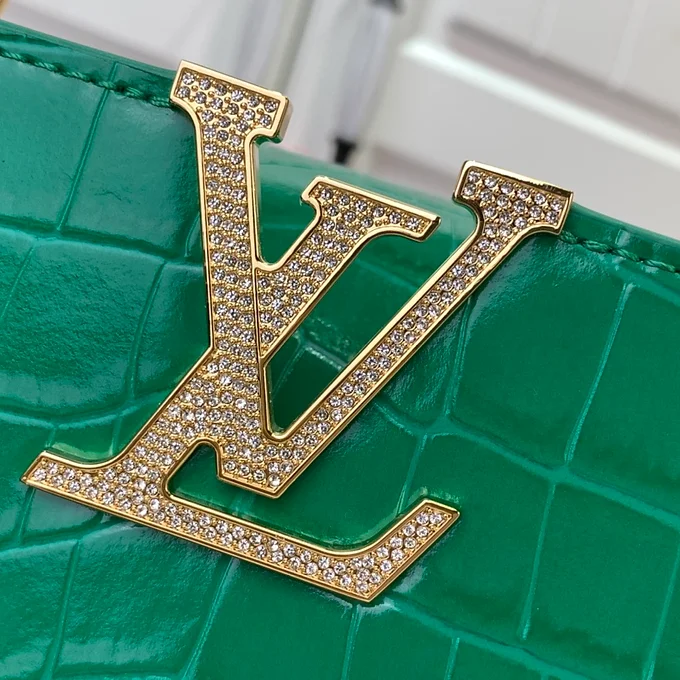 5c0623_ff50ffff89574006b10ac3d457132155~mv2 LV Handbag Green Leather