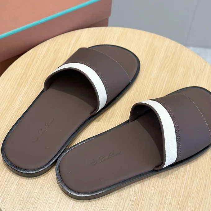 73b216_a950e24c5c1d4dbea97ed0b4c5539bda~mv2 Loro Piana flip flops