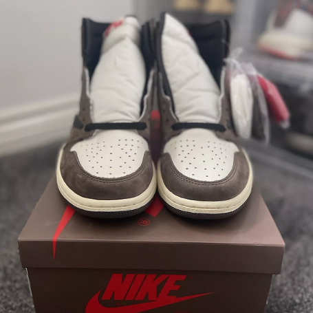 cad729_4a86ba886ab742f8b0d90c9324347704~mv2 NIKE AIR JORDAN 1 OG TRAVIS SCOTT MOCHA
