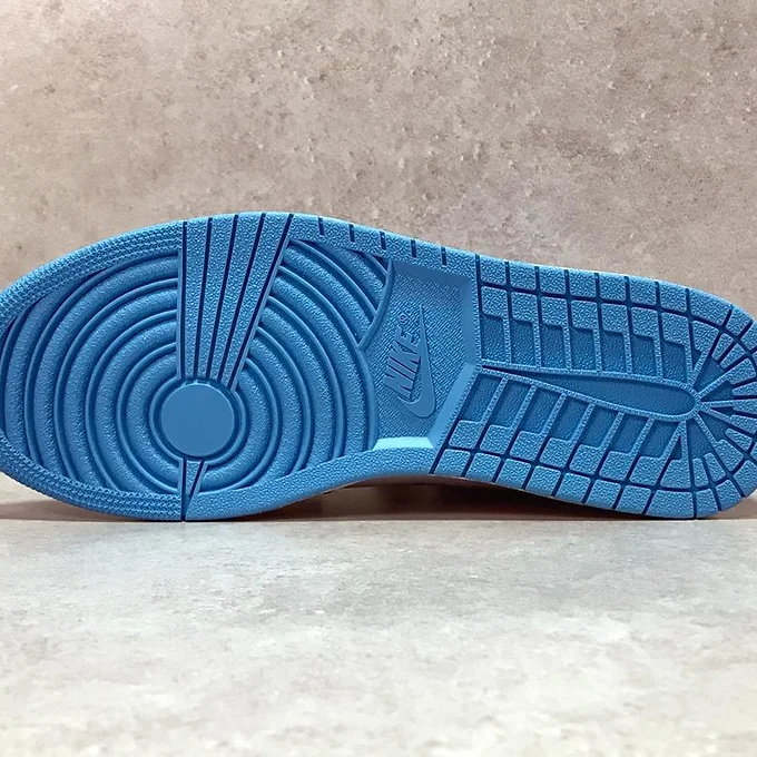 cad729_8ae2b747afec4a9cb9f21d876f7794f7~mv2 Air jordan off white north carolina blue