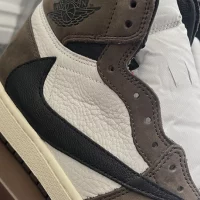 NIKE AIR JORDAN 1 OG TRAVIS SCOTT MOCHA