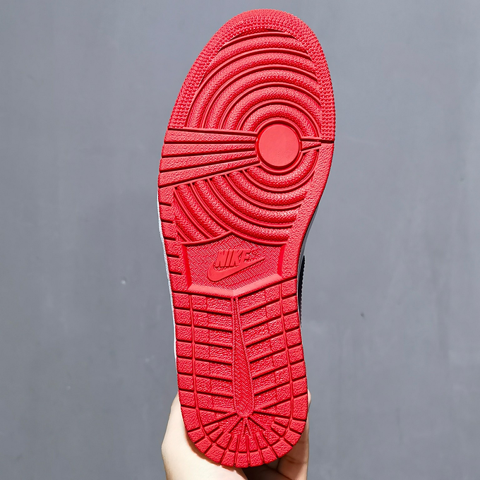 Air jordan 1 patent leather black and red