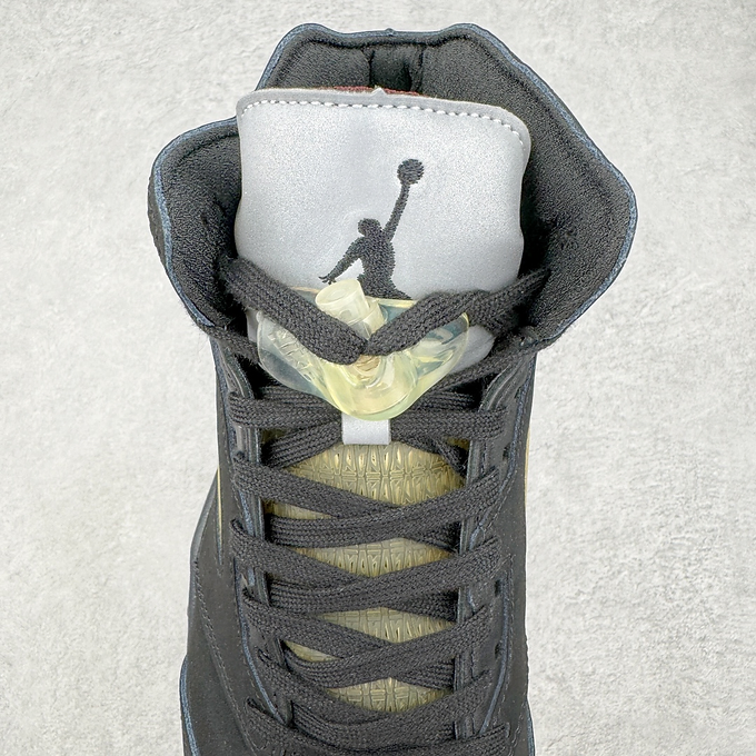 d39d3d_25a440dbf1da4a5387b48ef70f33bb5c~mv2 Air jordan 5 dusk