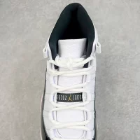 Air jordan 11 gratitude