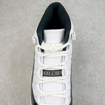 Air jordan 11 gratitude