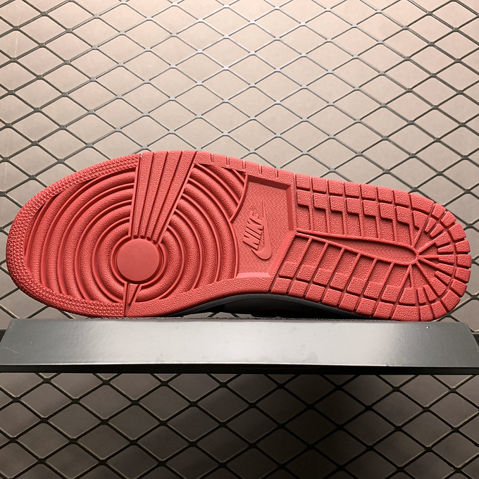 Jordan 1 bred toe