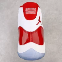 Air jordan 11 varsity red