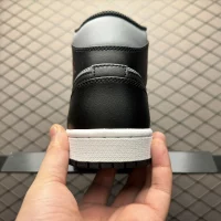 Jordan 1 shadow red