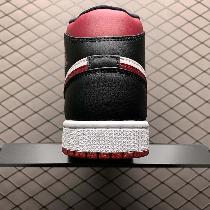 Jordan 1 bred toe