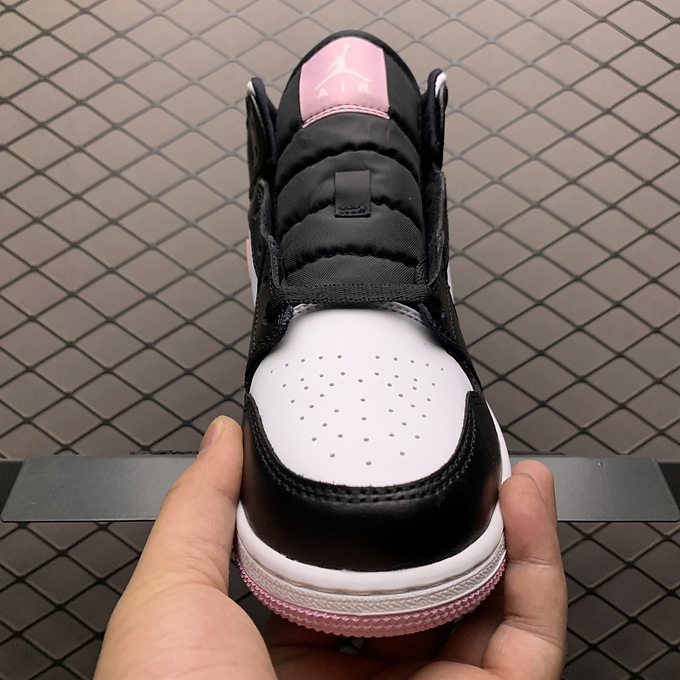 d39d3d_af3b4f4a1f4f45e5b58f08fea099c88b~mv2 Jordan 1 arctic pink