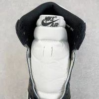 Air jordan 1 black and white