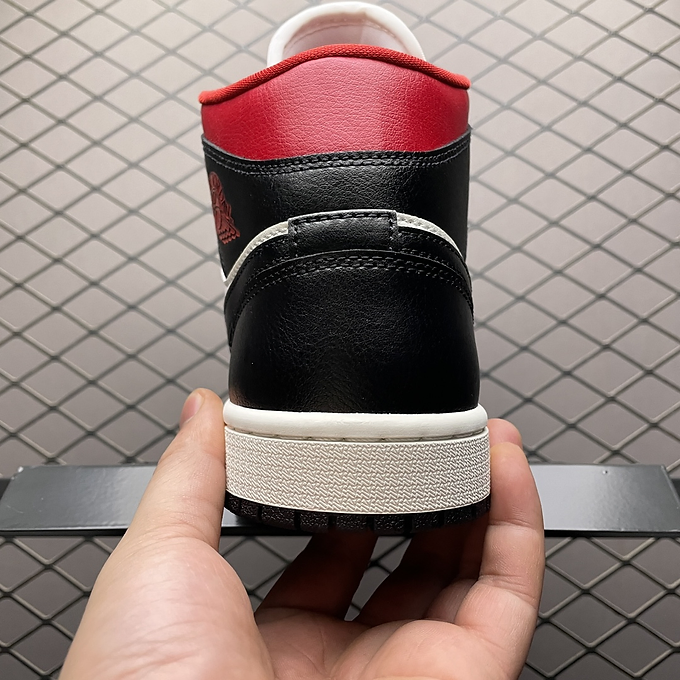 Jordan 1 gym red panda