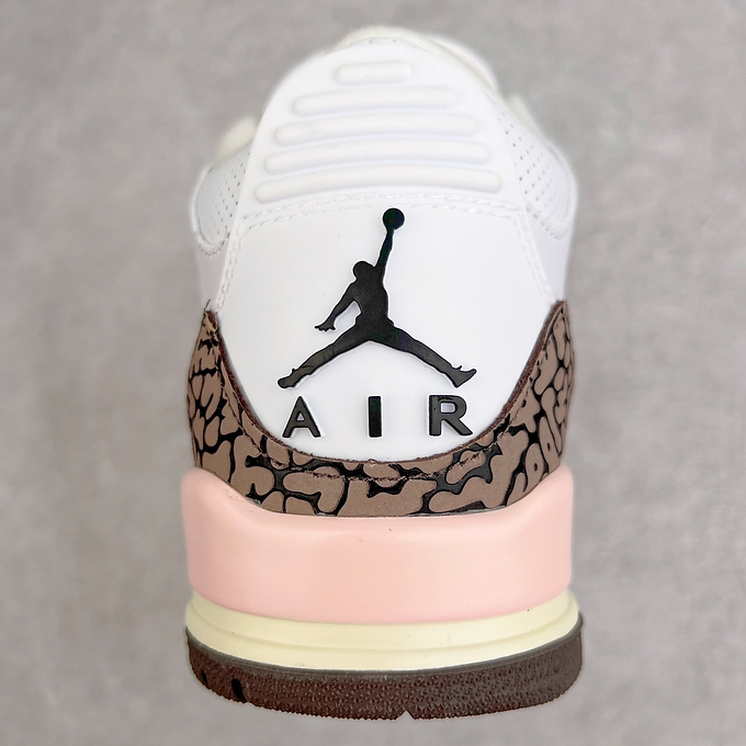 d39d3d_cb3a9790a2e54c74becd5b6c14d81e38~mv2 Air jordan 3 retro dark mocha