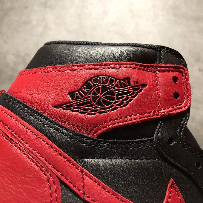 Air jordan 1 black and red