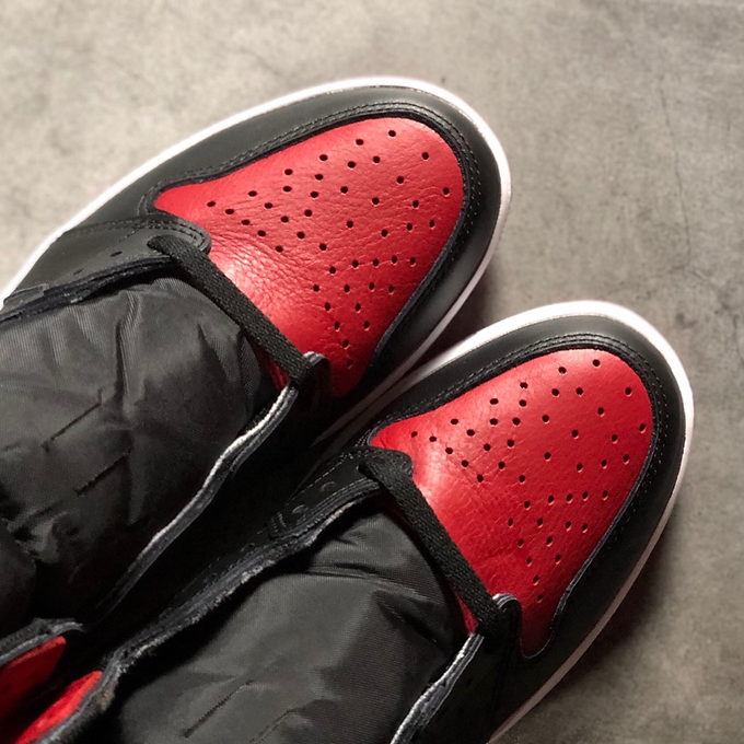 Air jordan 1 black and red