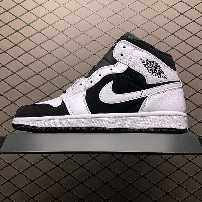 Air jordan 1 tuxedo