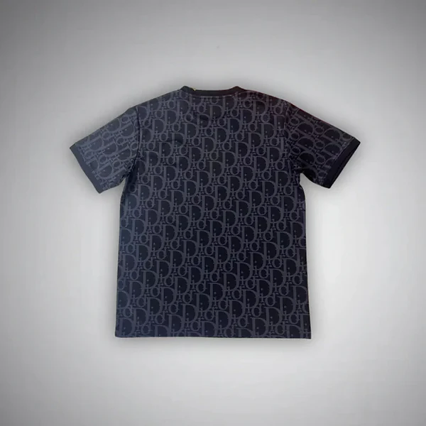 3b731d_15ca46d61ad4415283685bc37c99fd32~mv2 Soccer Jersey PSG x Dior Special