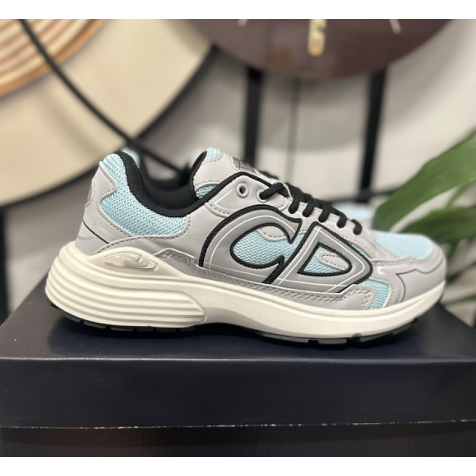3b731d_4b27b12bba7a4ed593d8714561d2f1c9~mv2 Dior B30 baby blue grey