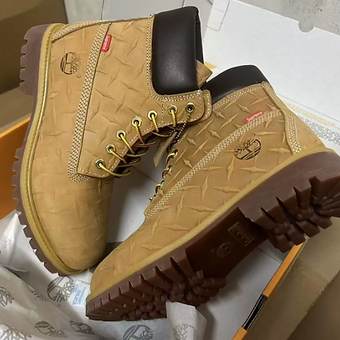 Timberlands x Supreme Basic