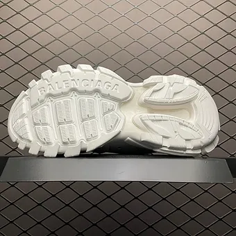 5c0623_24821b6974754c309a3be381d12fb005~mv2 Balenciaga Track Hike white
