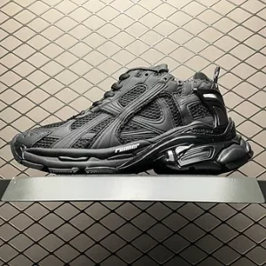 Balenciaga Runners all black