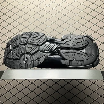 5c0623_8ec79147310e4d638ea0fb3d1a03f84b~mv2 Balenciaga Runners all black