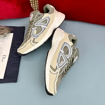 5c0623_bbe116da1d7e40b996c29b6b11d9a2c6~mv2 Dior B30 desert olive