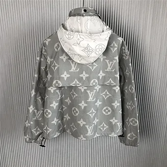 5c0623_caea01c279834a1198ff428432c4db52~mv2 Louis Vuitton raincoat