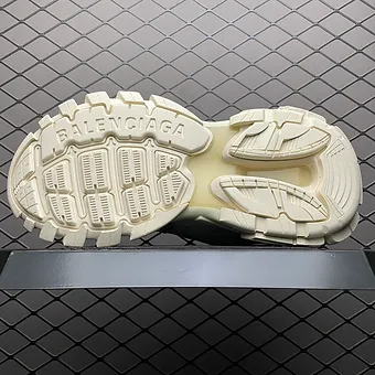 5c0623_e2e4e14b56ab48ad90525f42851c4654~mv2 Balenciaga Tracks beige