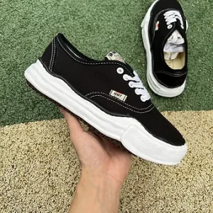 MMY“low black white
