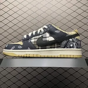 Travis Scott x Nike SB Dunk Low