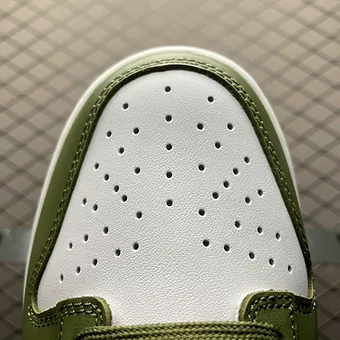 Nike Dunk Low olive green