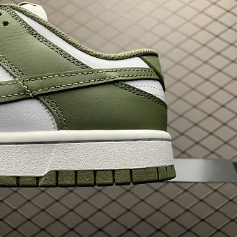 Nike Dunk Low olive green