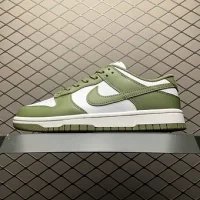 Nike Dunk Low olive green