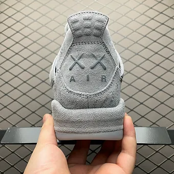 Jordan 4 Retro Kaws