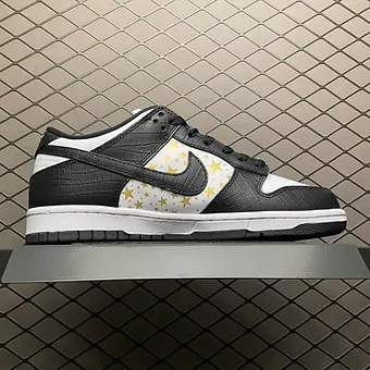 Supreme x Nike SB Dunk Low Black Stars