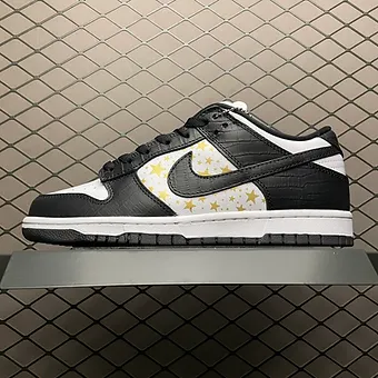 Supreme x Nike SB Dunk Low Black Stars