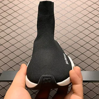 Balenciaga Speed TRAINER red