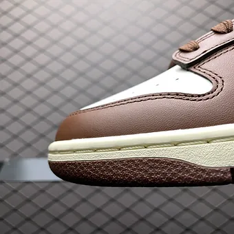 Nike dunks brown