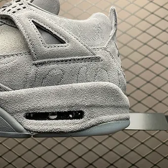 Jordan 4 Retro Kaws